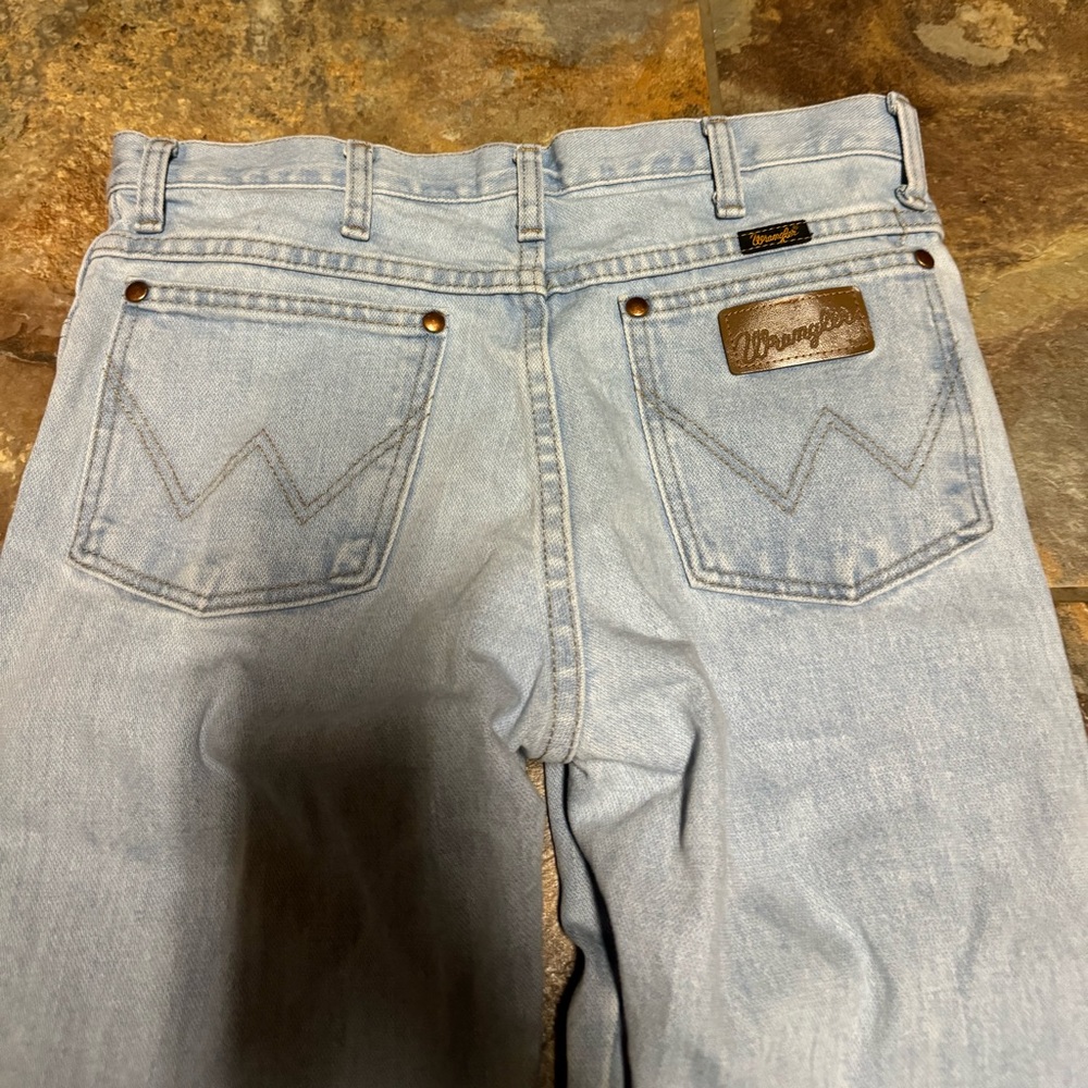 Wrangler. Cowboy cut slim fit. bleach. Size 30x34
